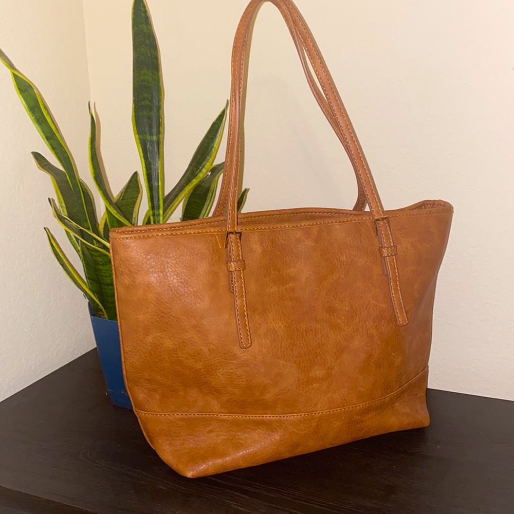 Woman’s leather tote